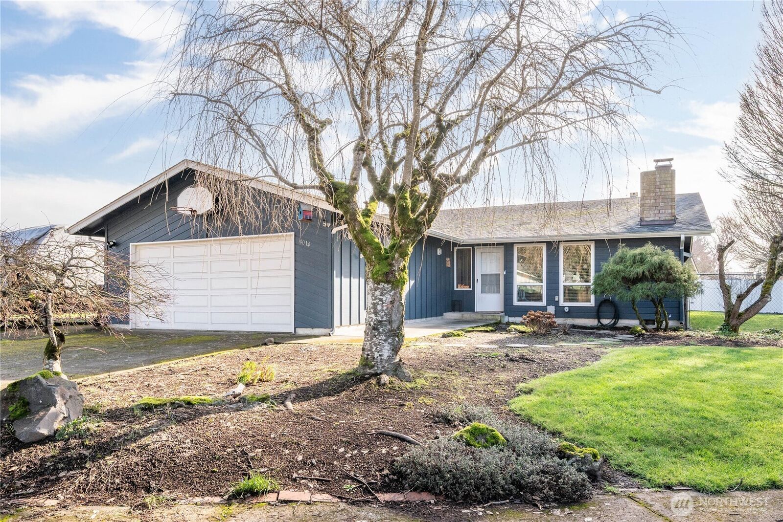 Property Photo: 4014 Rosewood Street WA 98632