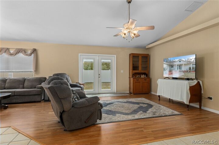 Property Photo: 1380 E Silver Thorn Loop FL 34442