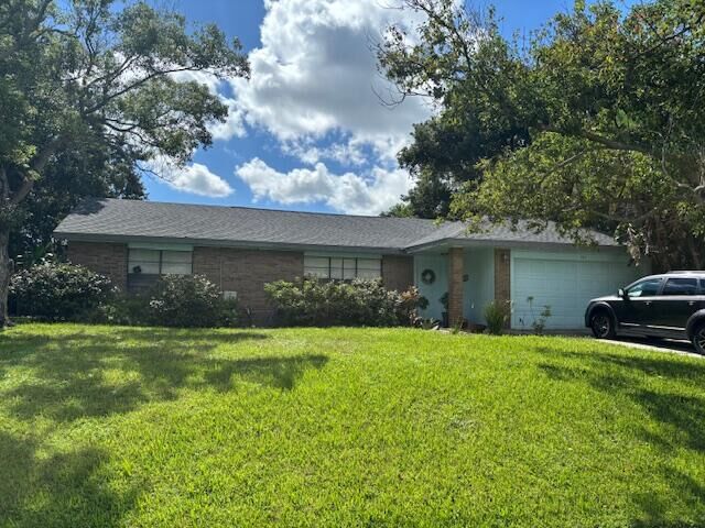 Property Photo: 787 SW Alton Circle FL 34953