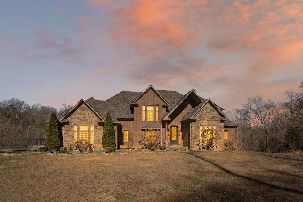 Property Photo:  111 Leveridge Court  KY 42629 
