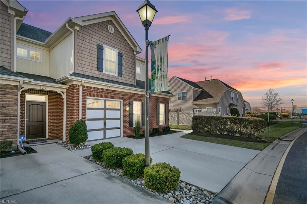 Property Photo:  817 Harvest Green Ln  VA 23320 