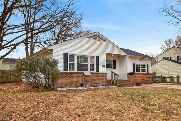 Property Photo: 264 Exeter Rd VA 23602