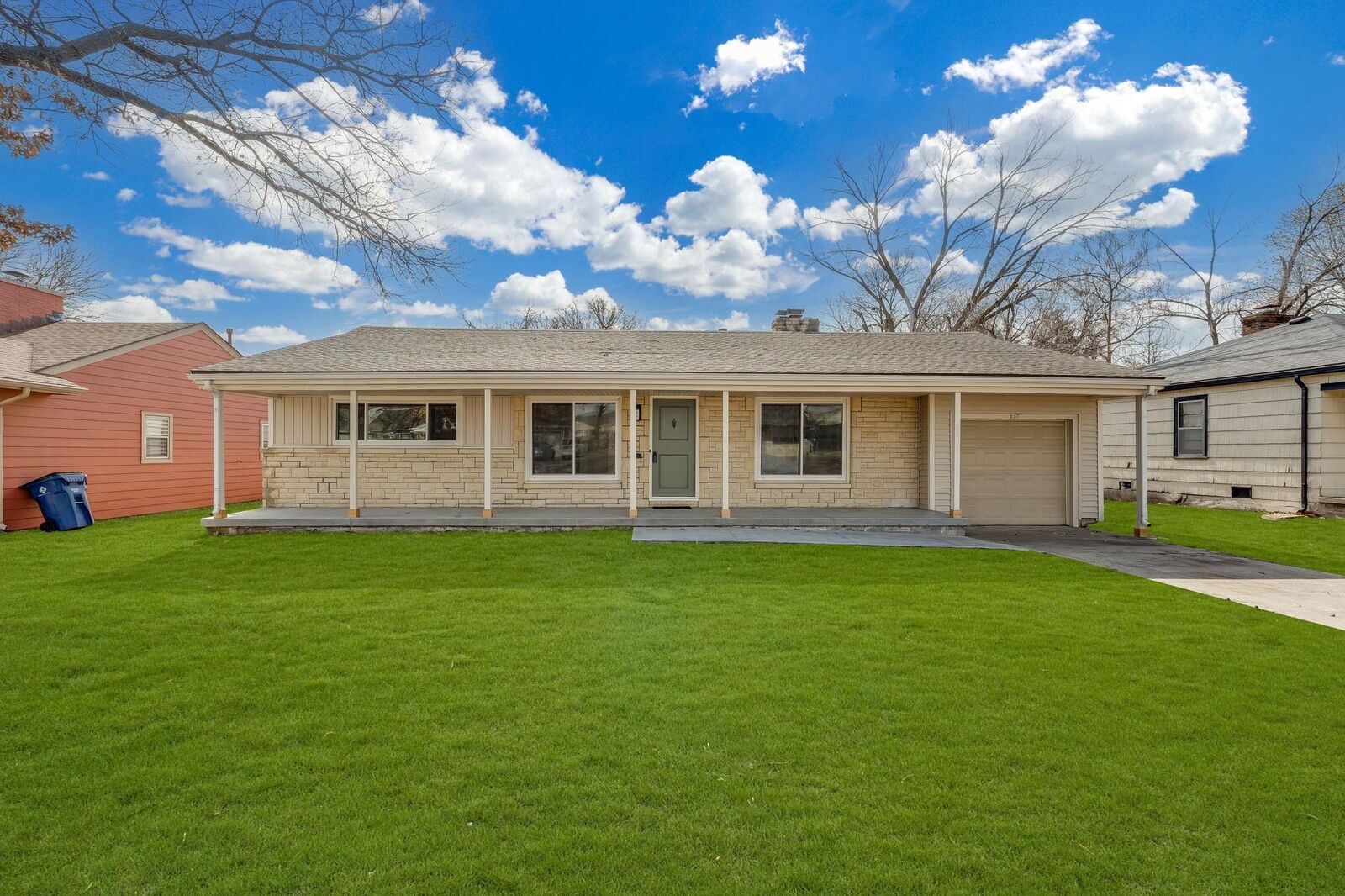 Property Photo: 537 N Oakwood Dr KS 67208