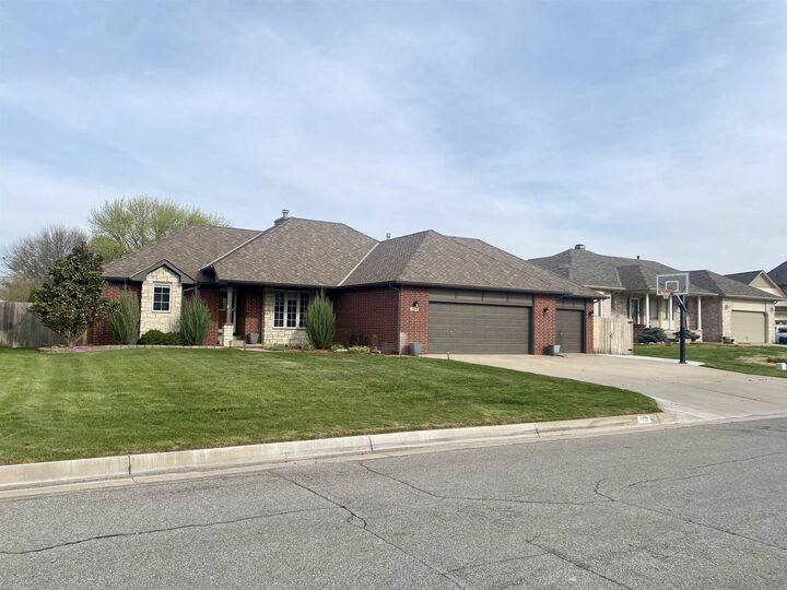 Property Photo: 150 S Forestview Ct KS 67235