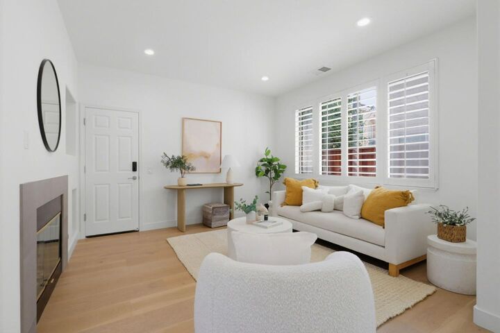 Property Photo:  839 Cane Palm Court  CA 95133 