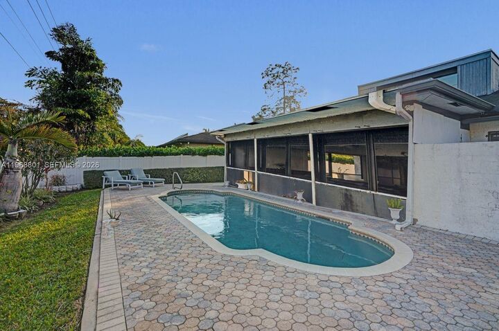 Property Photo: 8084 Buttonwood Cir FL 33321