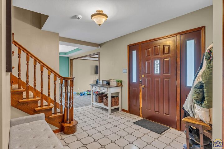 Property Photo: 920 SE 43rd St KS 66609