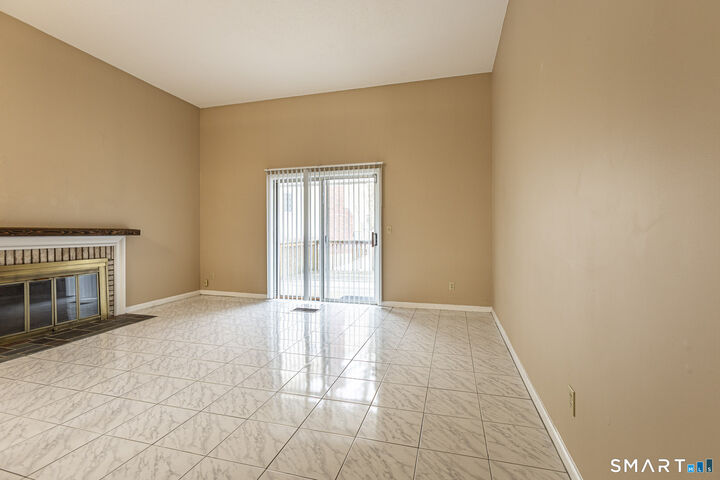 Property Photo: 12 Northbrook Court 12 CT 06108