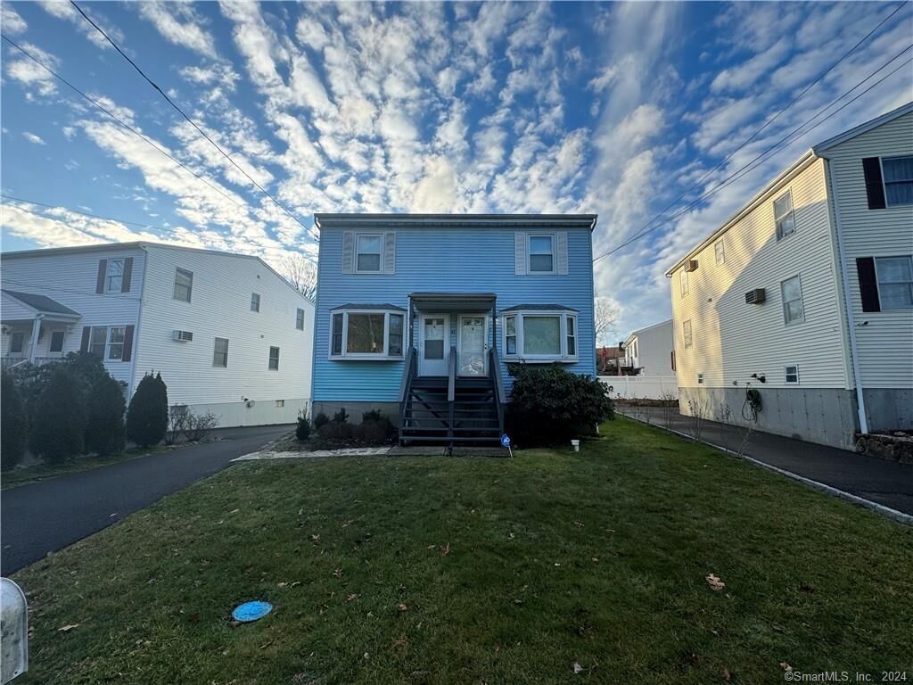 Property Photo:  41 Nash Place B  CT 06854 