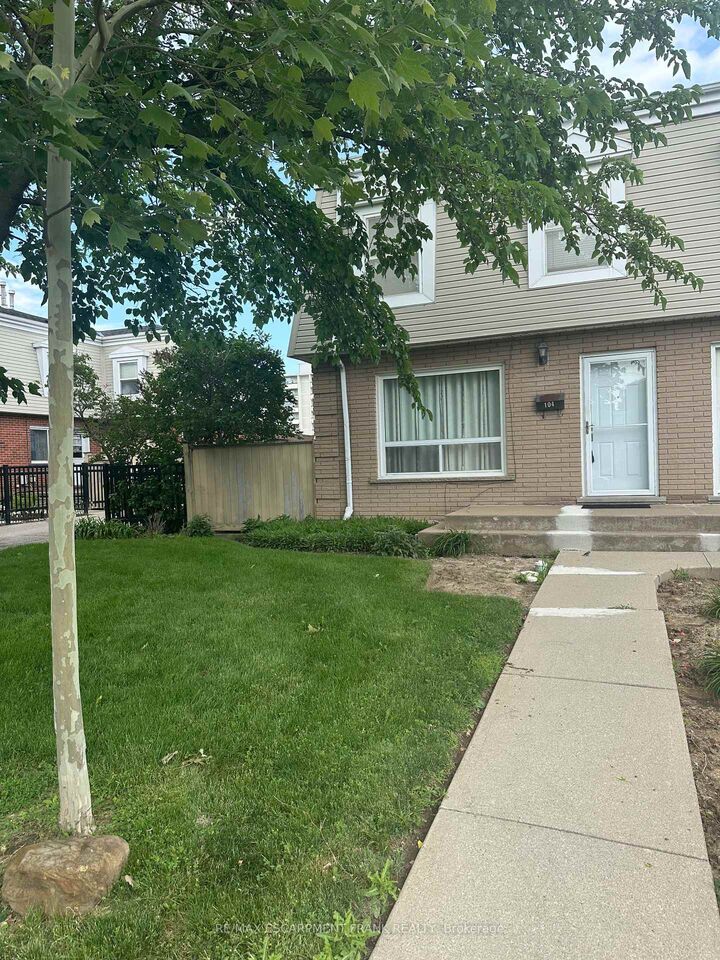 104 Neil Avenue — photo 1
