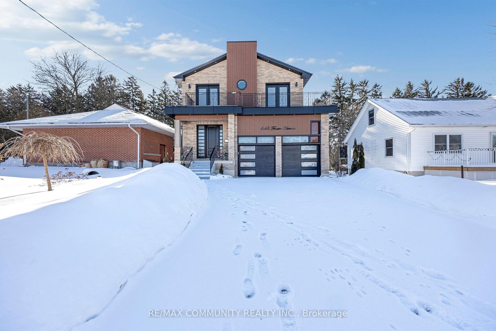 Property Photo:  645 Fraser Avenue  ON L1J 6R8 