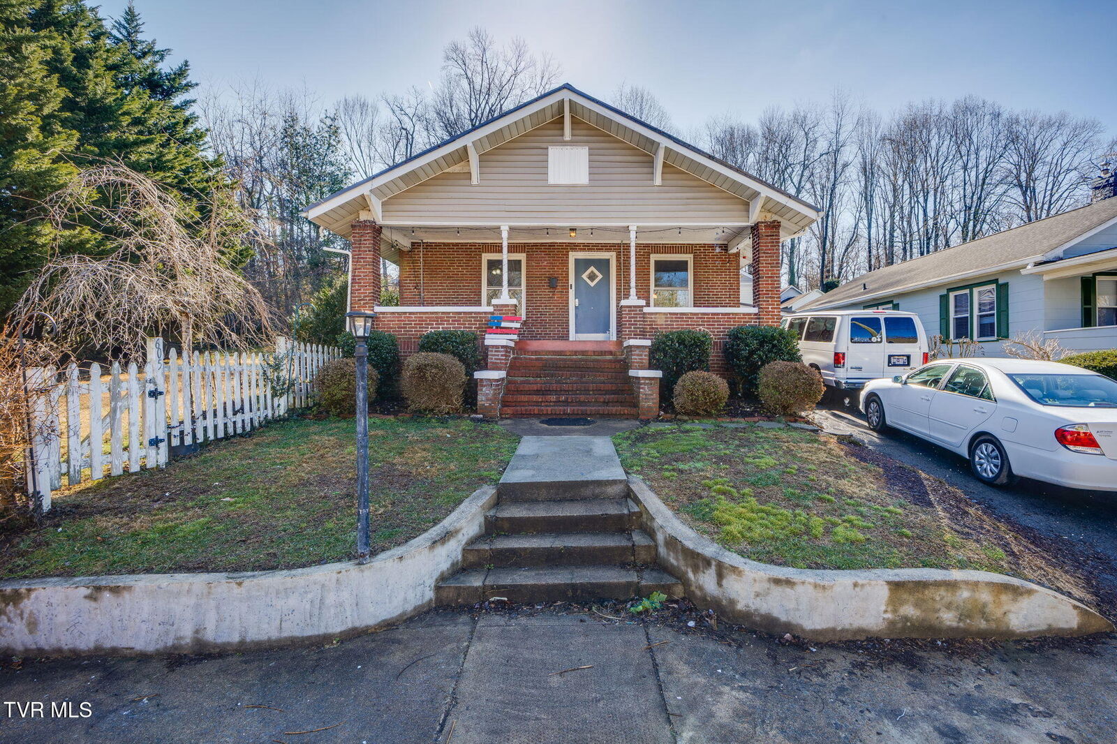 Property Photo: 605 Franklin Street TN 37604