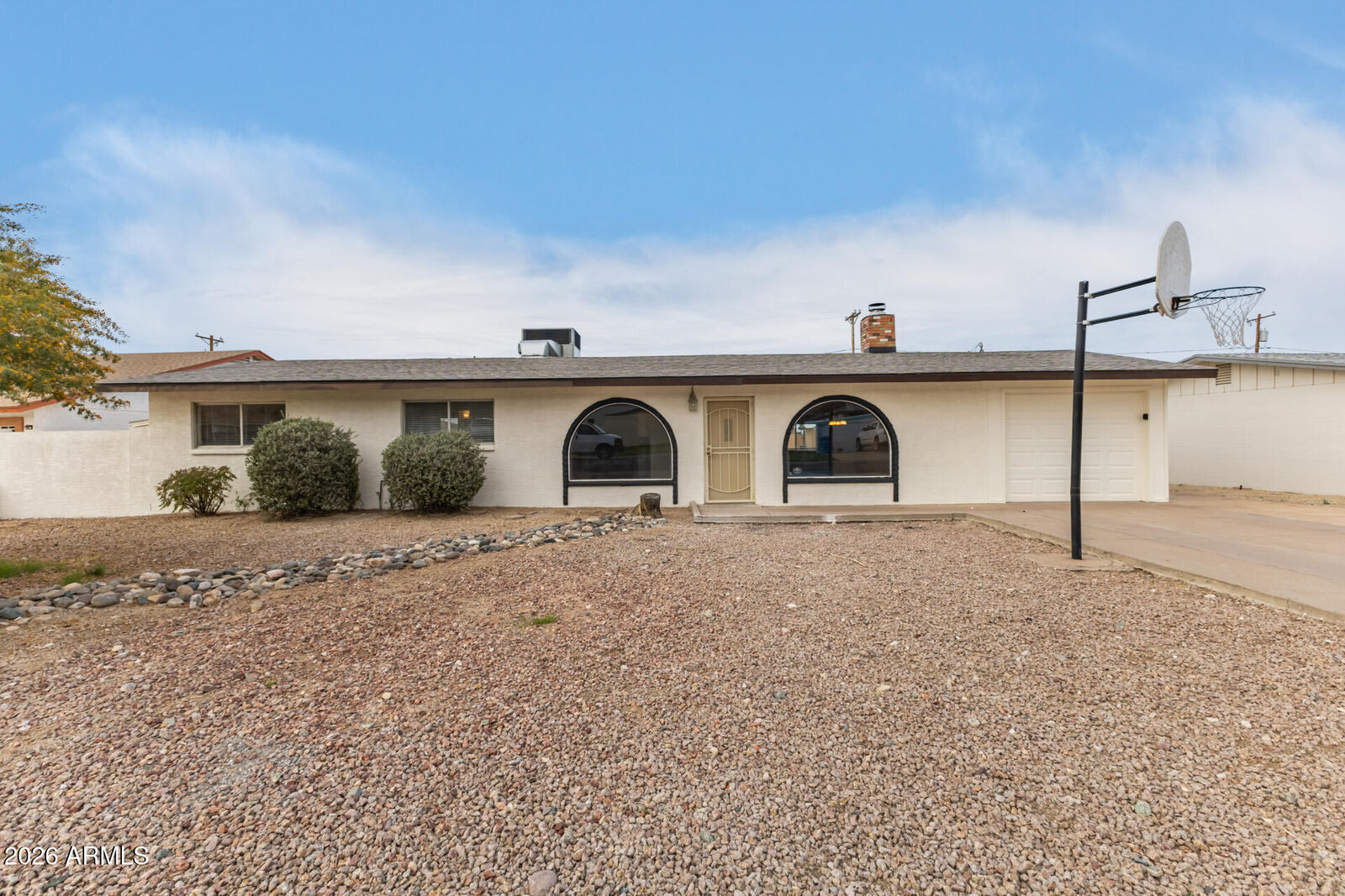 Property Photo:  328 E Monte Way  AZ 85042 