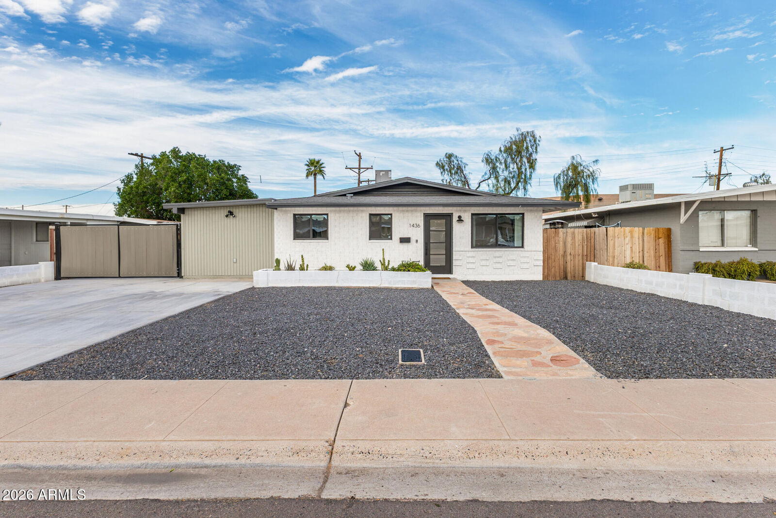 Property Photo:  1436 W Geneva Drive  AZ 85282 