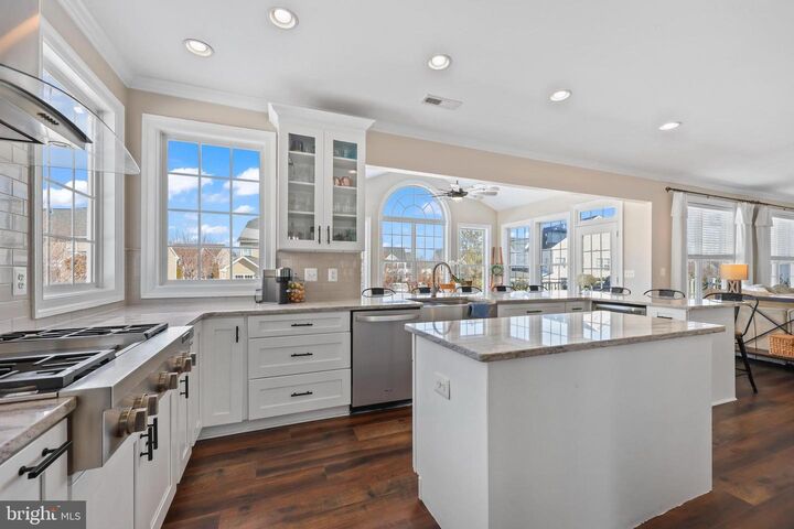 Property Photo:  16128 Hinman Place  VA 20169 