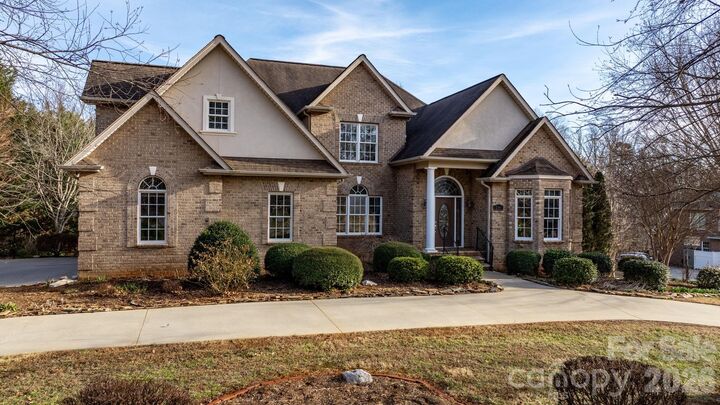 Property Photo:  2301 Willow Creek Drive  NC 28658 