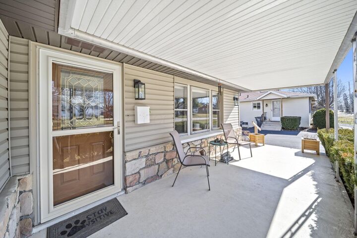 Property Photo:  270 N Oregon Street  OH 43031 