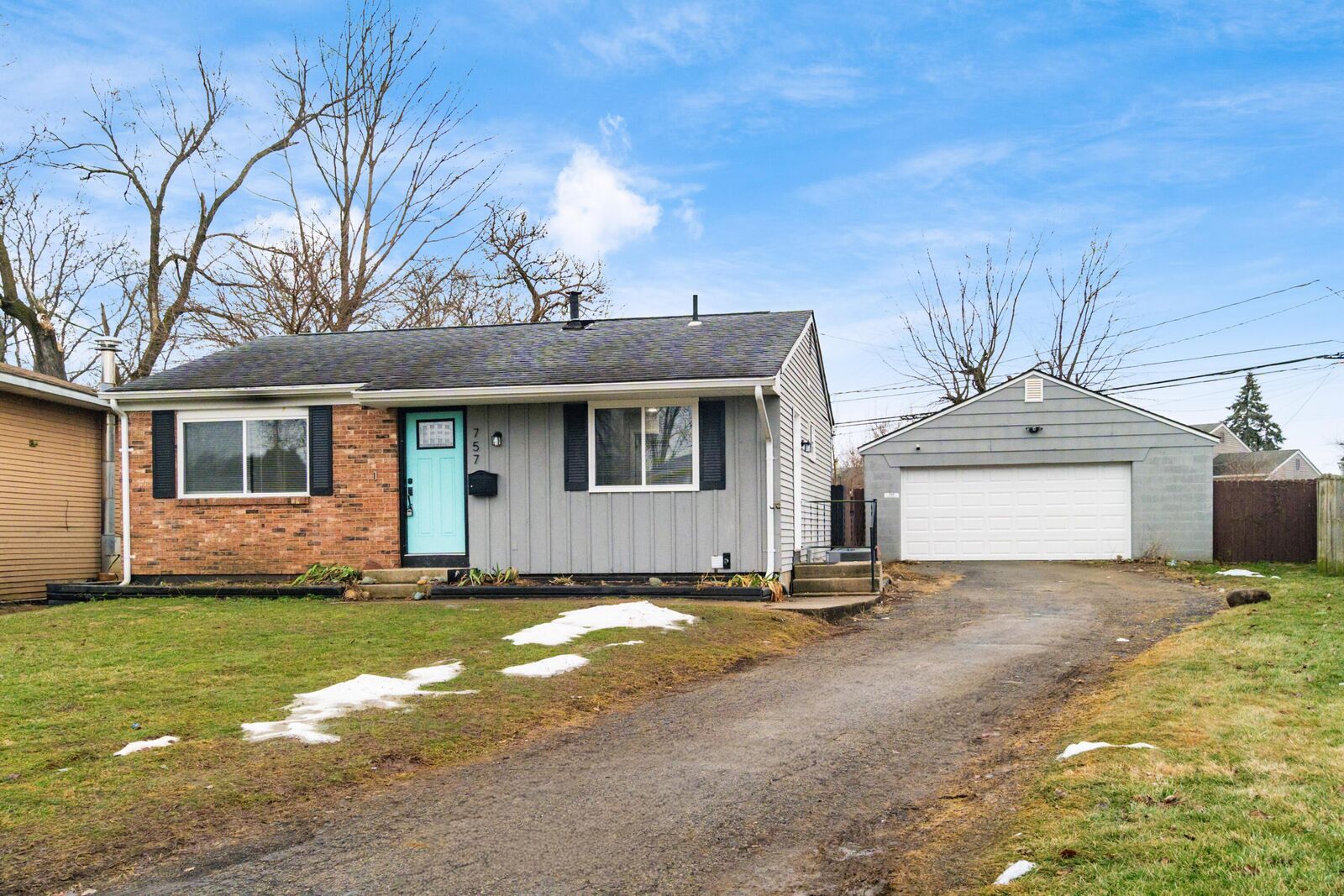 Property Photo:  757 Ivorton S Road  OH 43207 