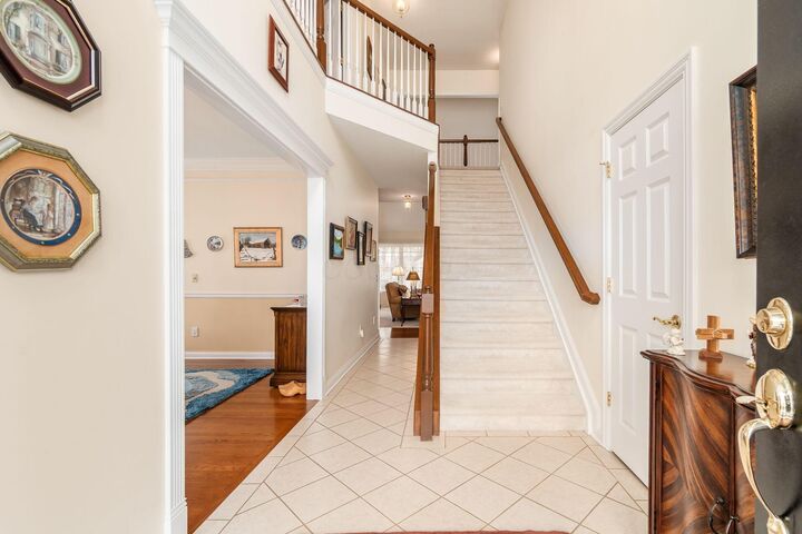 Property Photo: 5754 Lake Forest Way OH 43082