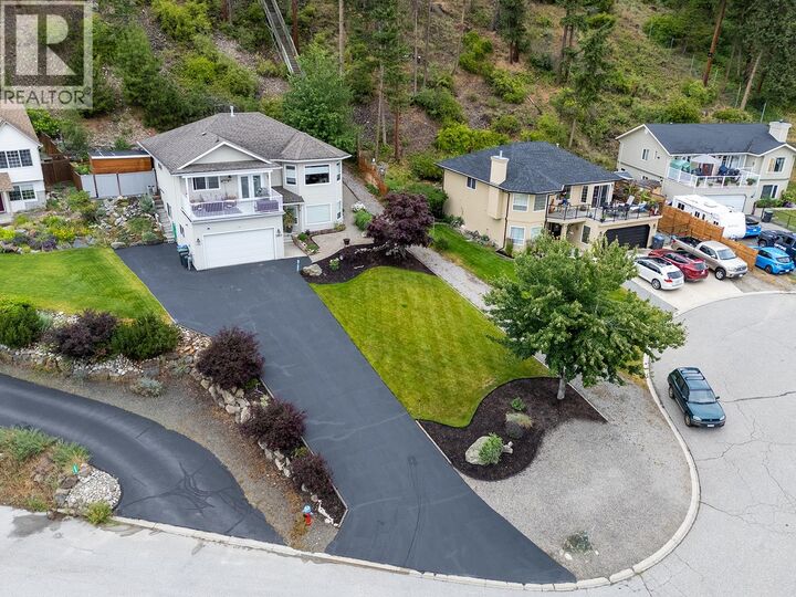 5827 Victoria Street — photo 1