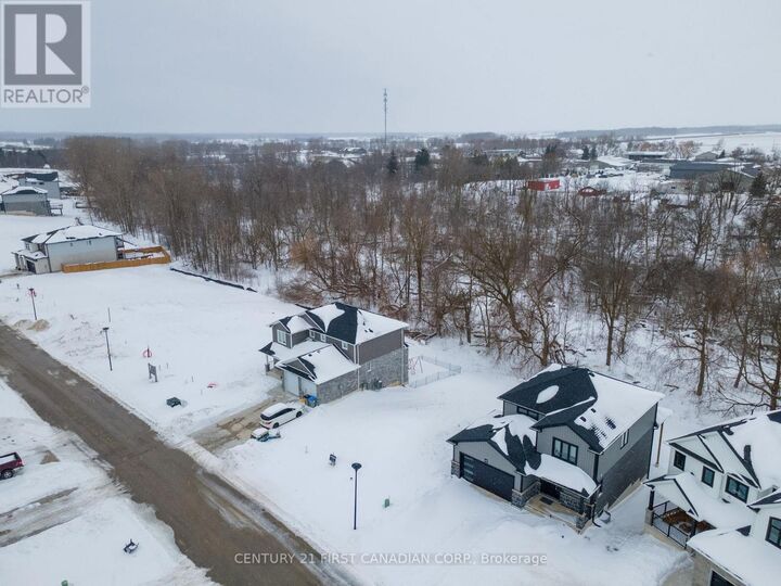 Property Photo:  52 Greene Street  ON N0M 1S3 