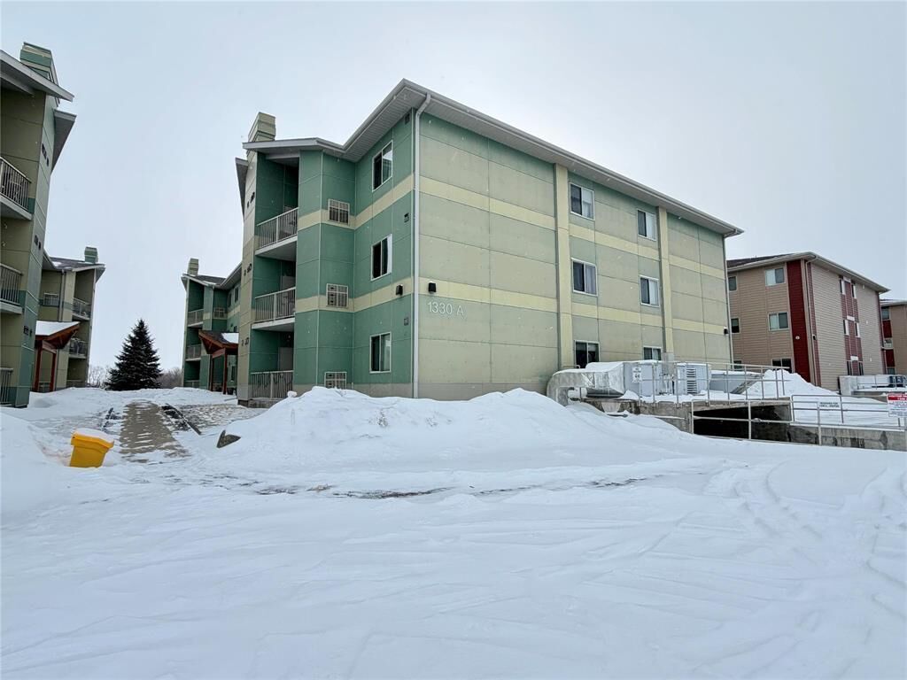 Property Photo:  1330 A 1st North Street  MB R7C 0B5 
