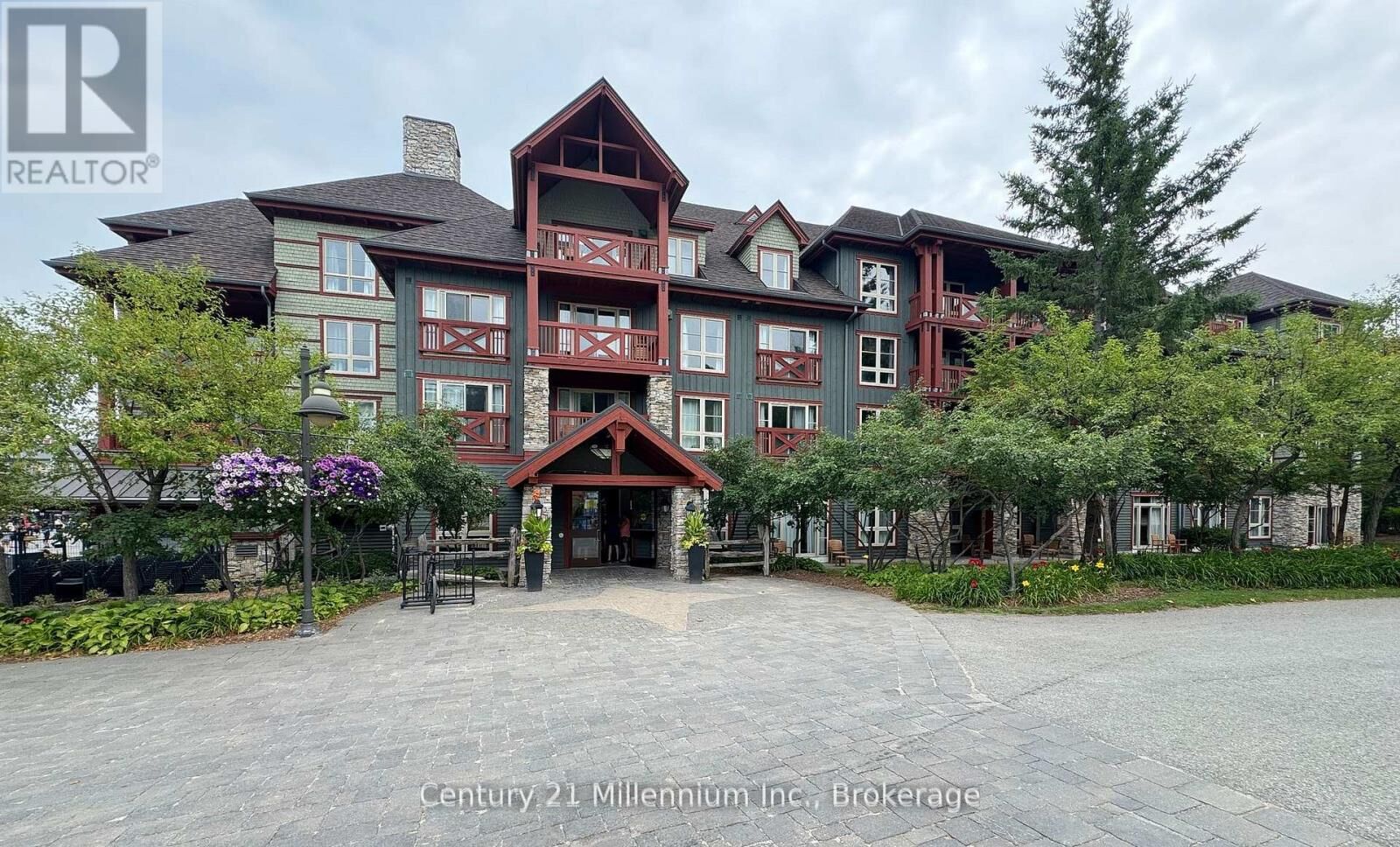 Property Photo:  152 Jozo Weider Boulevard 201  ON L9Y 0V2 