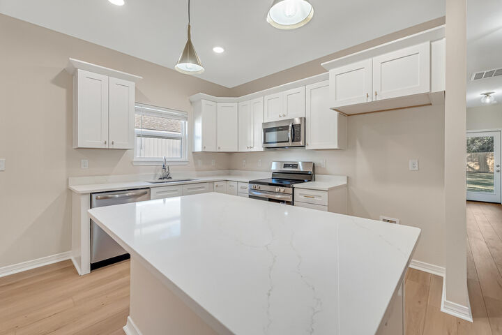 Property Photo:  3802 Golden Acres Circle  FL 32539 