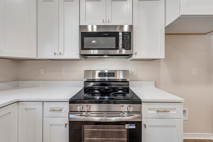 Property Photo:  3802 Golden Acres Circle  FL 32539 