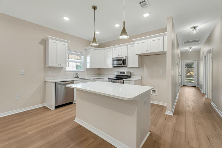 Property Photo: 3802 Golden Acres Circle FL 32539