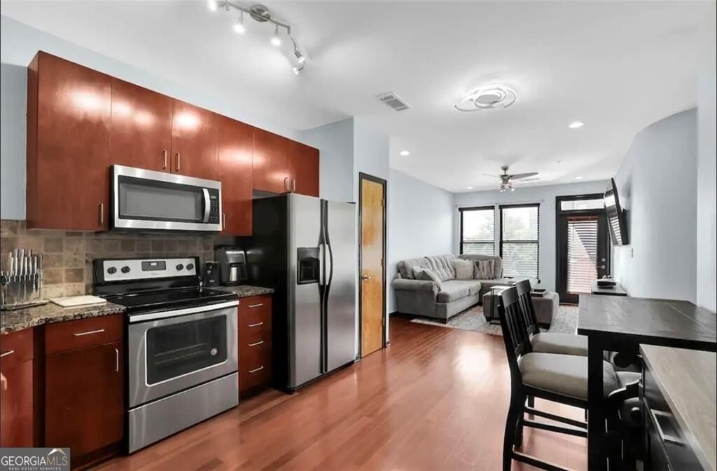 Property Photo:  898 Oak Street SW 3204  GA 30310 