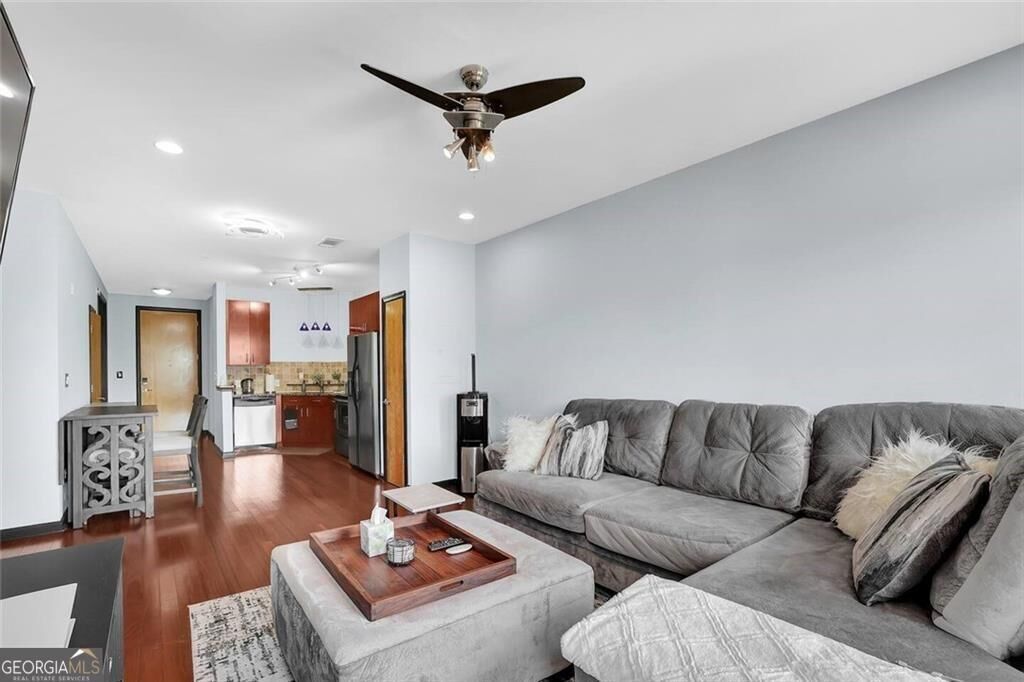 Property Photo:  898 Oak Street SW 3204  GA 30310 