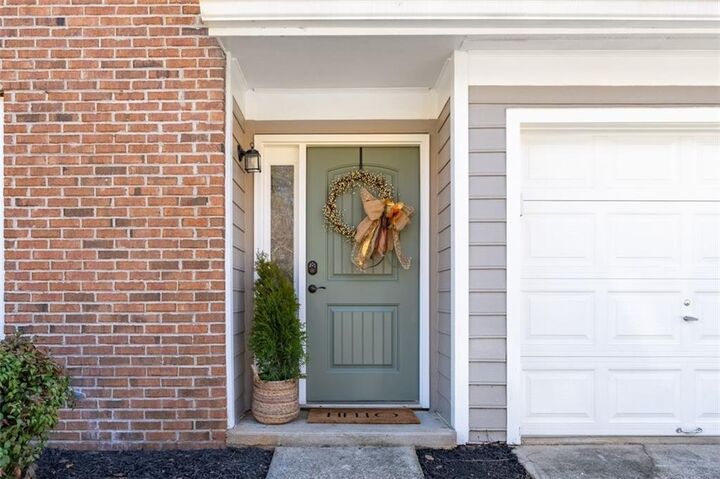 Property Photo:  10445 Summer Creek Drive  GA 30022 