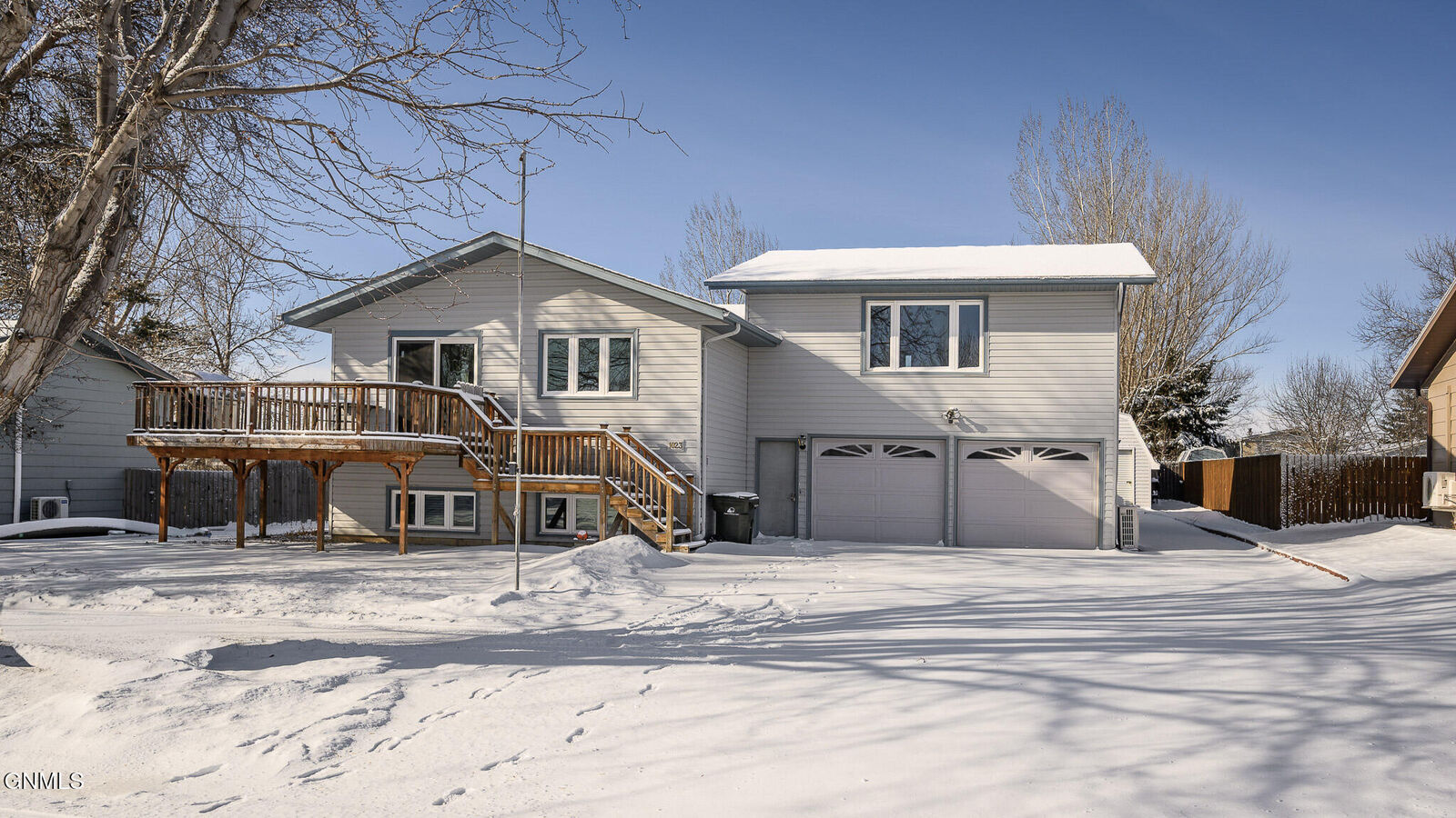 Property Photo:  1023 Elbowoods Drive  ND 58545 