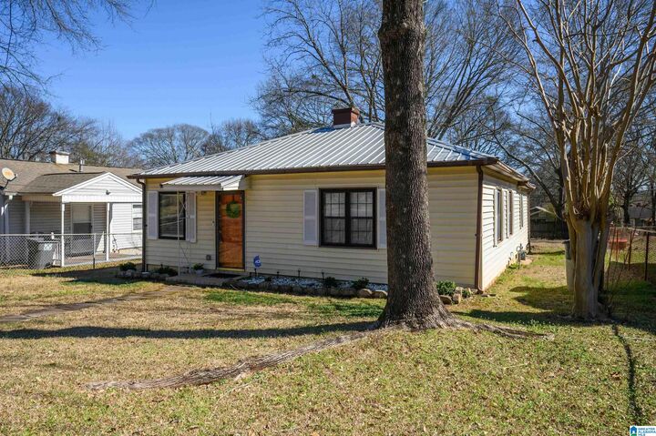 Property Photo:  1613 27th Avenue  AL 35023 
