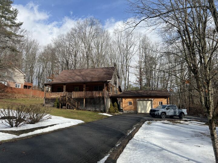 Property Photo:  301 Elizabeth Kay Ln  WV 24901 