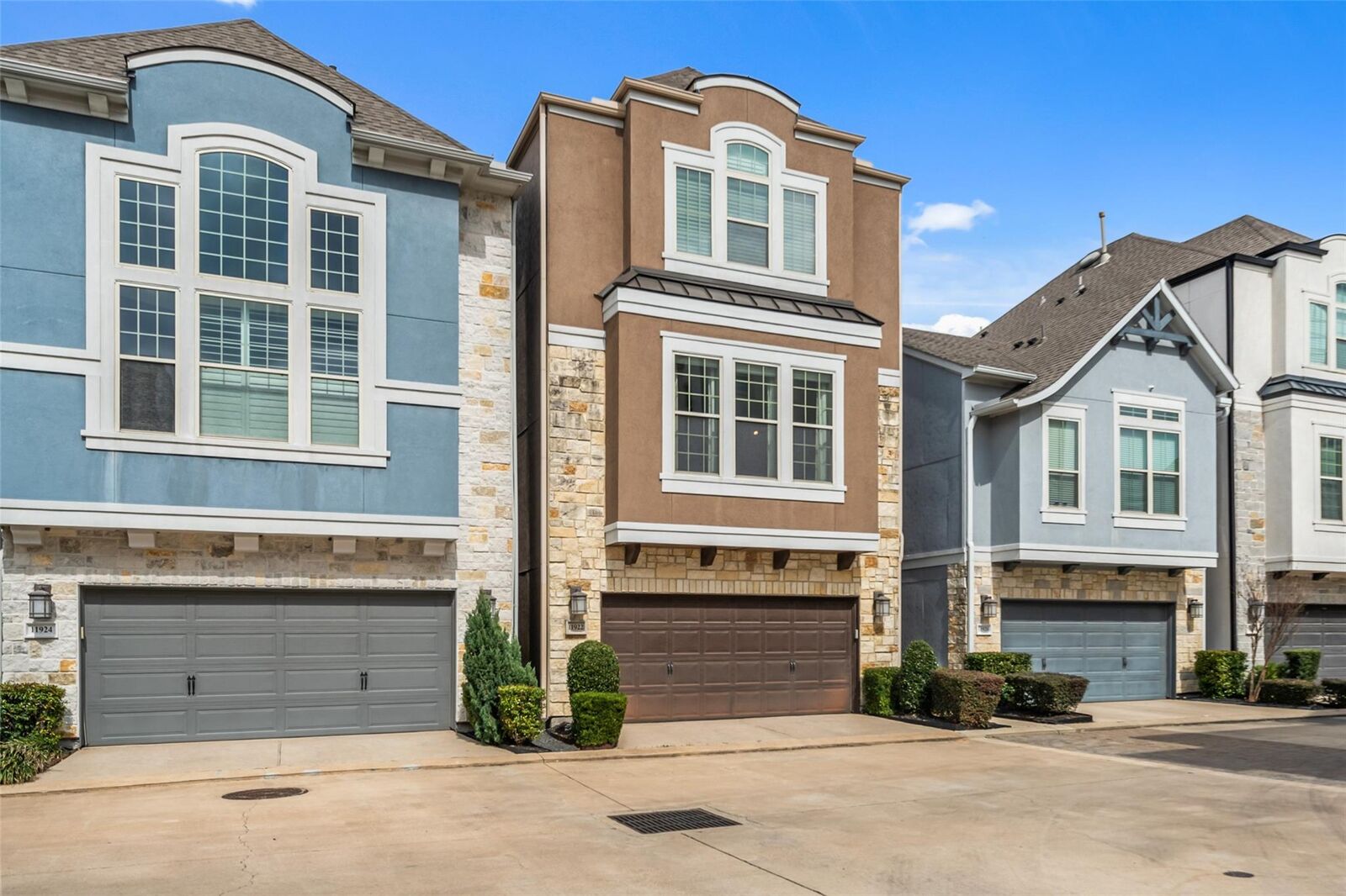 Property Photo:  11922 Stirling Row Lane  TX 77082 