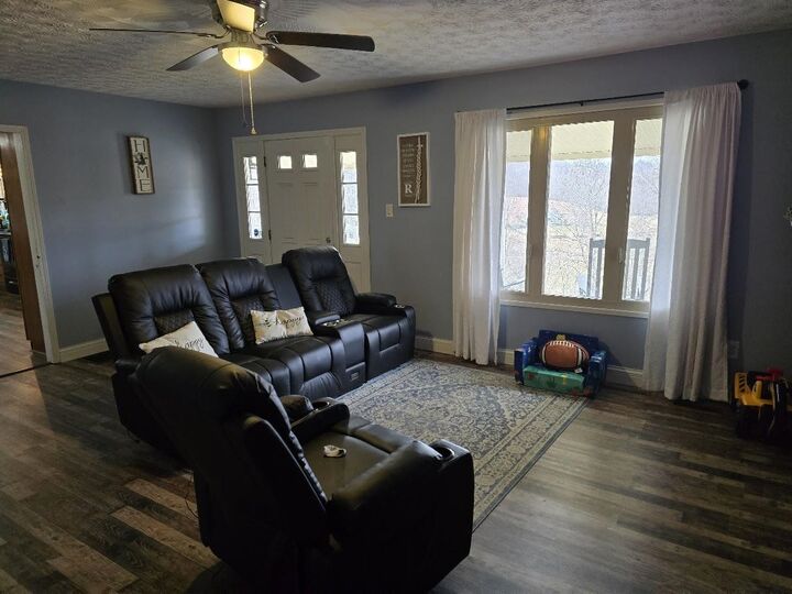 Property Photo: 17048 State Route 93 OH 45659