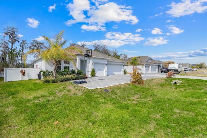 Property Photo:  15211 Silver Eagle Road  FL 34736 