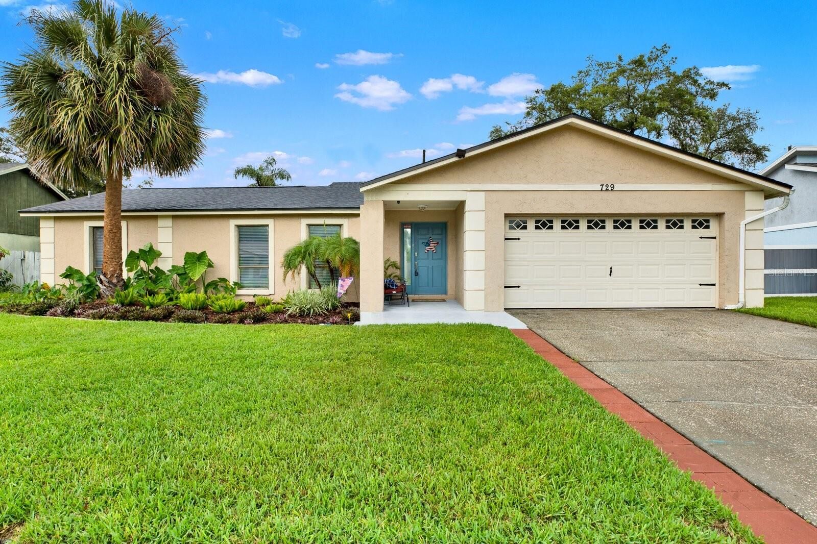 Property Photo:  729 Sandy Creek Drive  FL 33511 