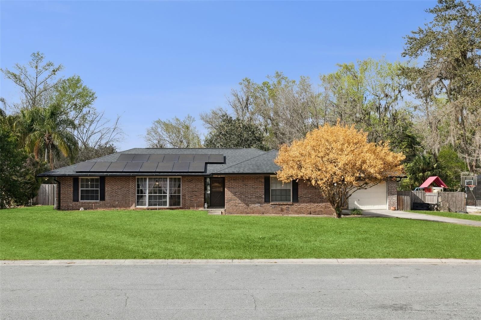 Property Photo: 895 Palmetto Street FL 32765