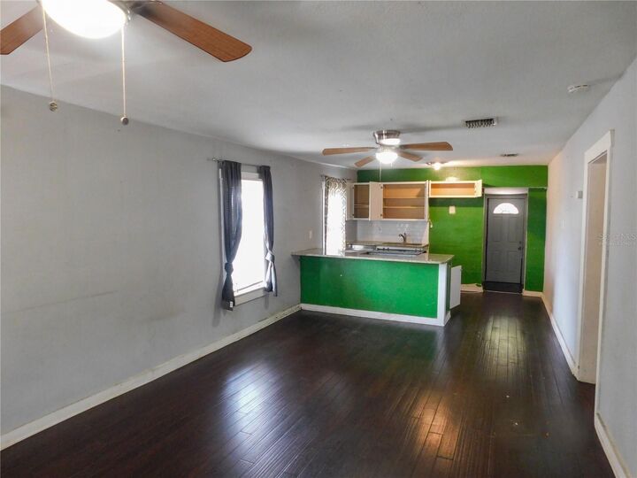 Property Photo:  8412 N Seminole Avenue  FL 33604 