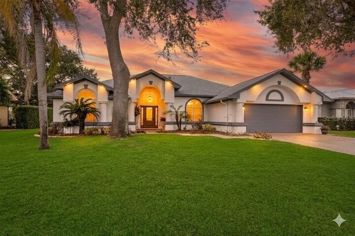 Property Photo:  10 Chelsea Court  FL 32137 