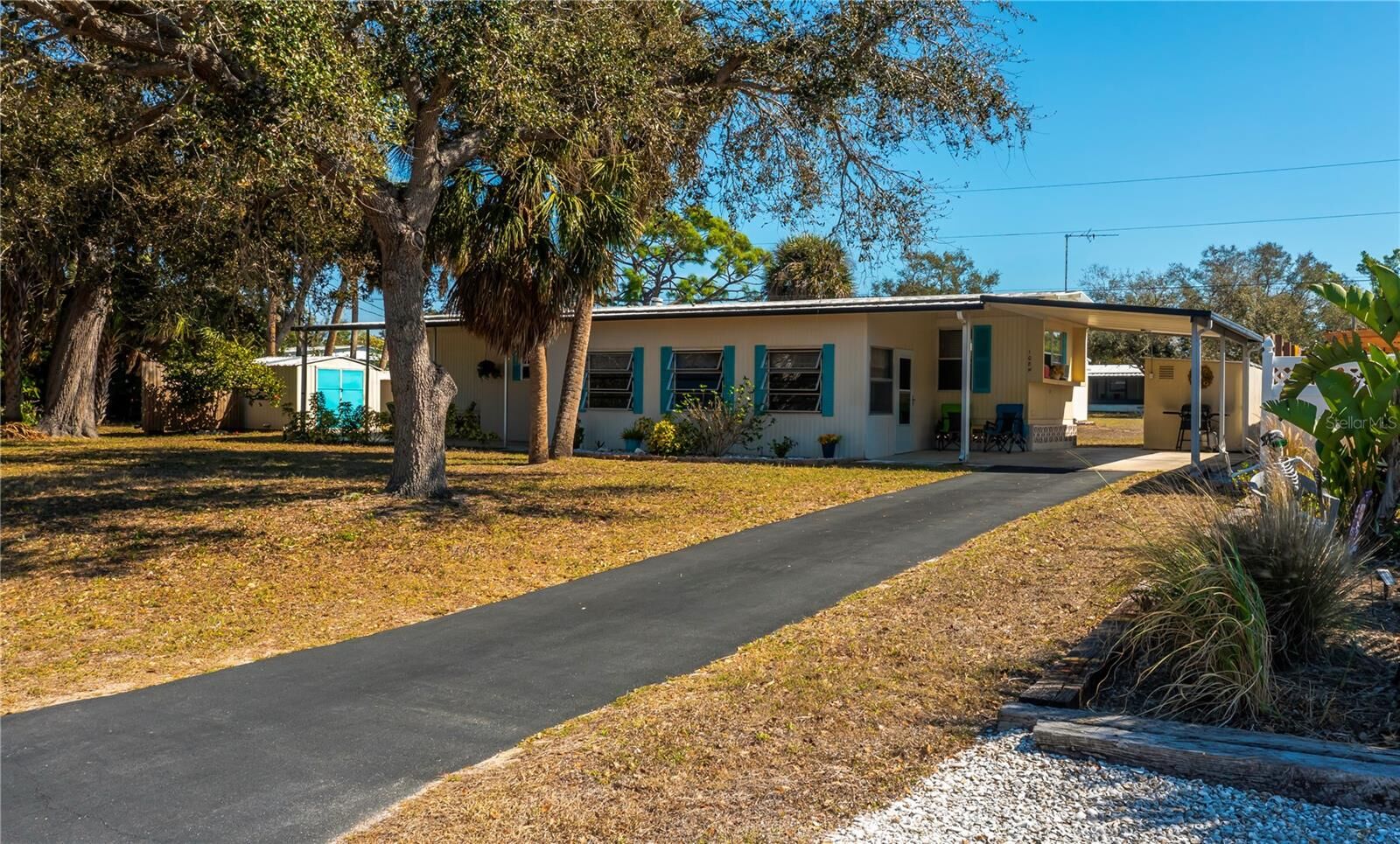 Property Photo: 108 W Marland Court FL 34275