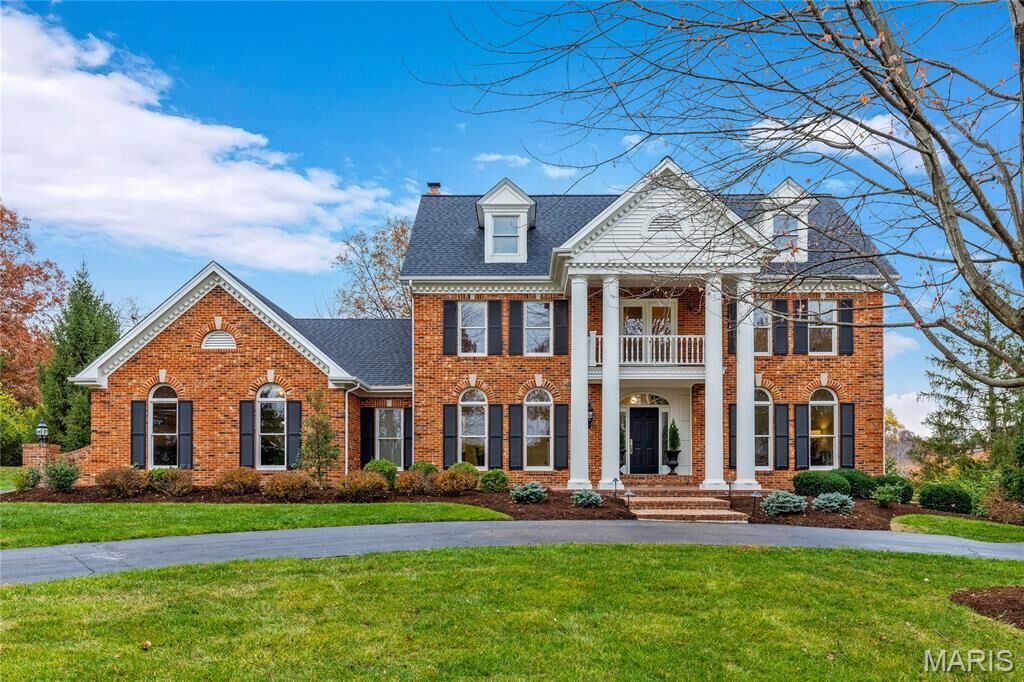 Property Photo:  822 Town And Country Estates Drive  MO 63141 