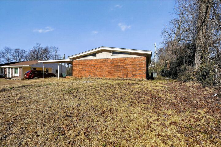 Property Photo: 2712 McGregor Ave TN 38127