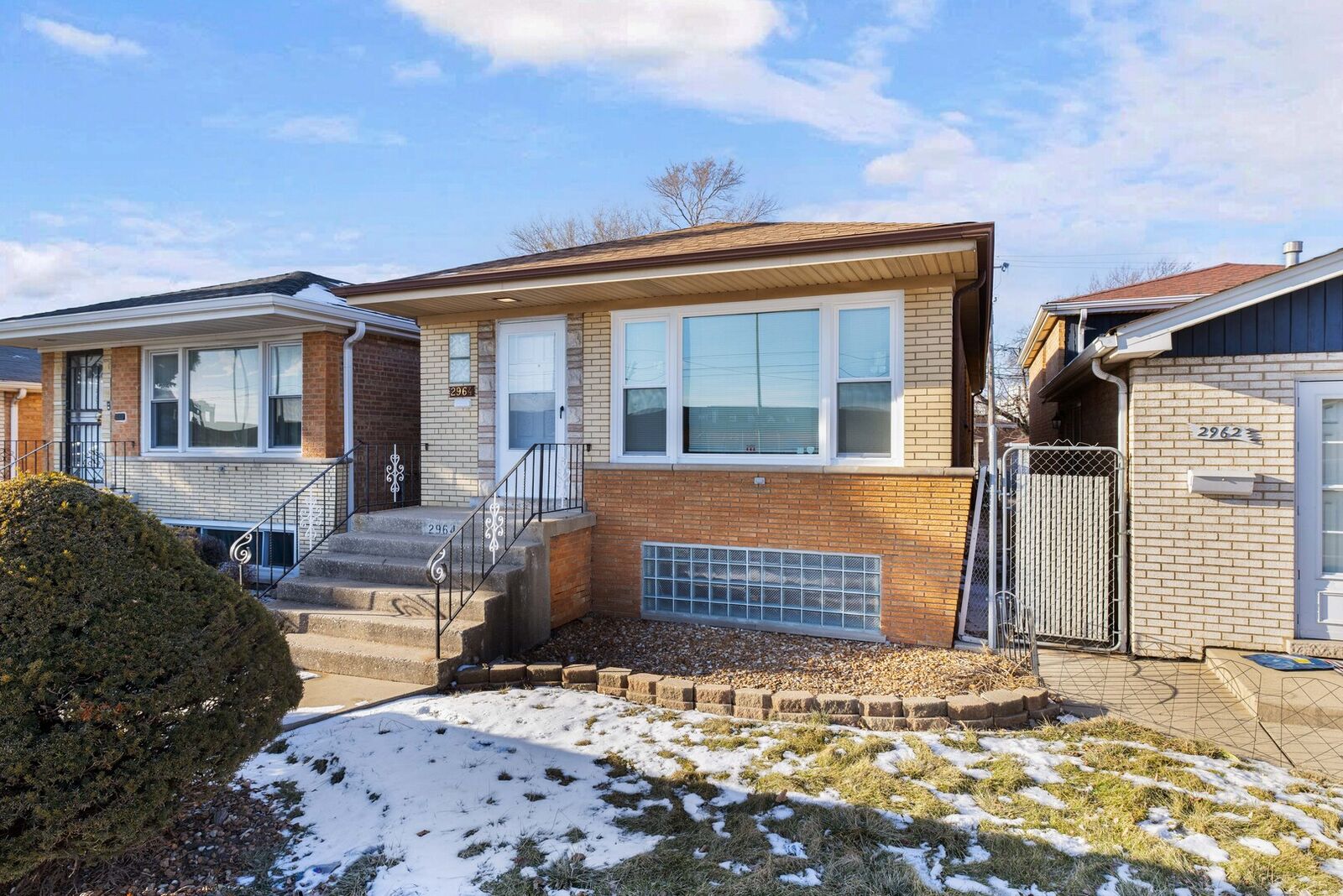 Property Photo:  2964 W Columbus Avenue  IL 60652 