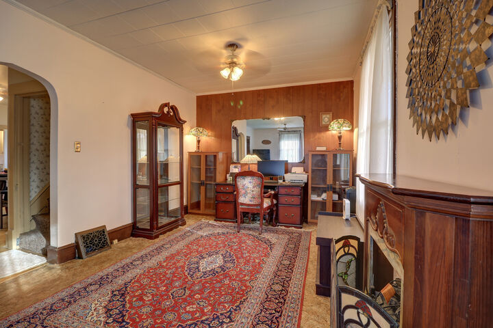 Property Photo:  700 N 3rd Street  IA 52732 