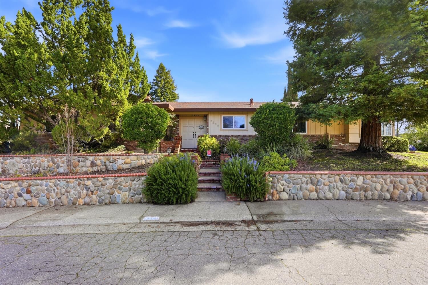 Property Photo: 5800 Shelldrake Court CA 95628