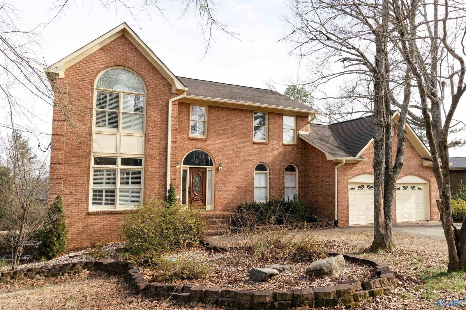 Property Photo:  2709 Scenic Highway  AL 35904 